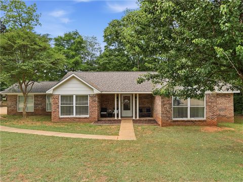 Photo of 155 EVERS Street, Dadeville, AL 36853 (MLS # 180194)