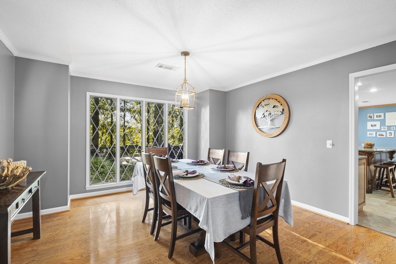 Auburn, Alabama 36830, United States, 4 Bedrooms Bedrooms, ,3 BathroomsBathrooms,Residential,Pending,39015