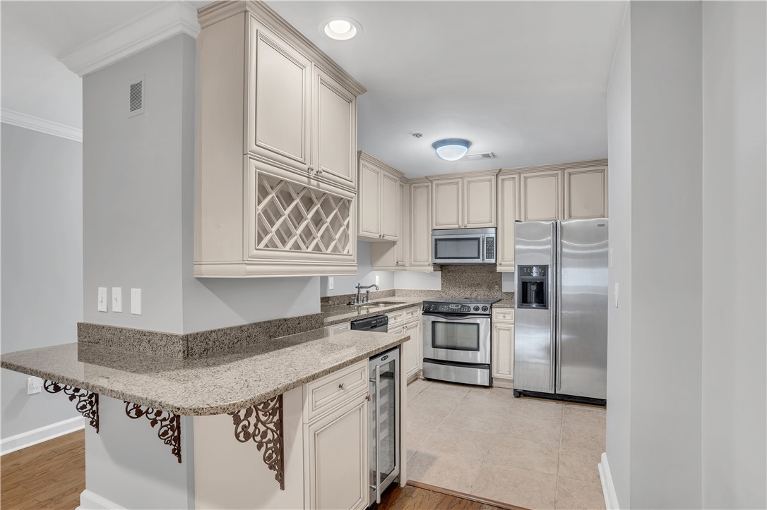 145 E MAGNOLIA Avenue 313