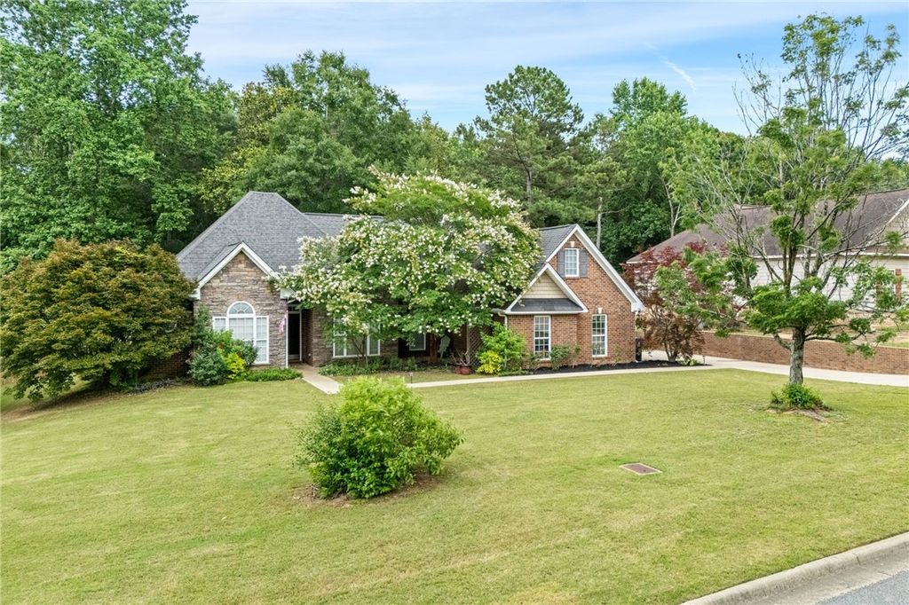 Photo of 116 CARRIAGE HOUSE Lane, Auburn, AL 36830 (MLS # 175221)