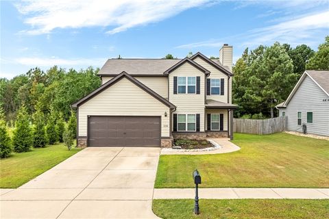 Photo of 1104 GWYNNE'S Way, Opelika, AL 36804 (MLS # 176009)