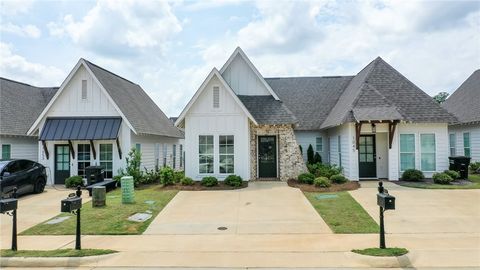 1049 BURROW Circle Opelika AL 36801