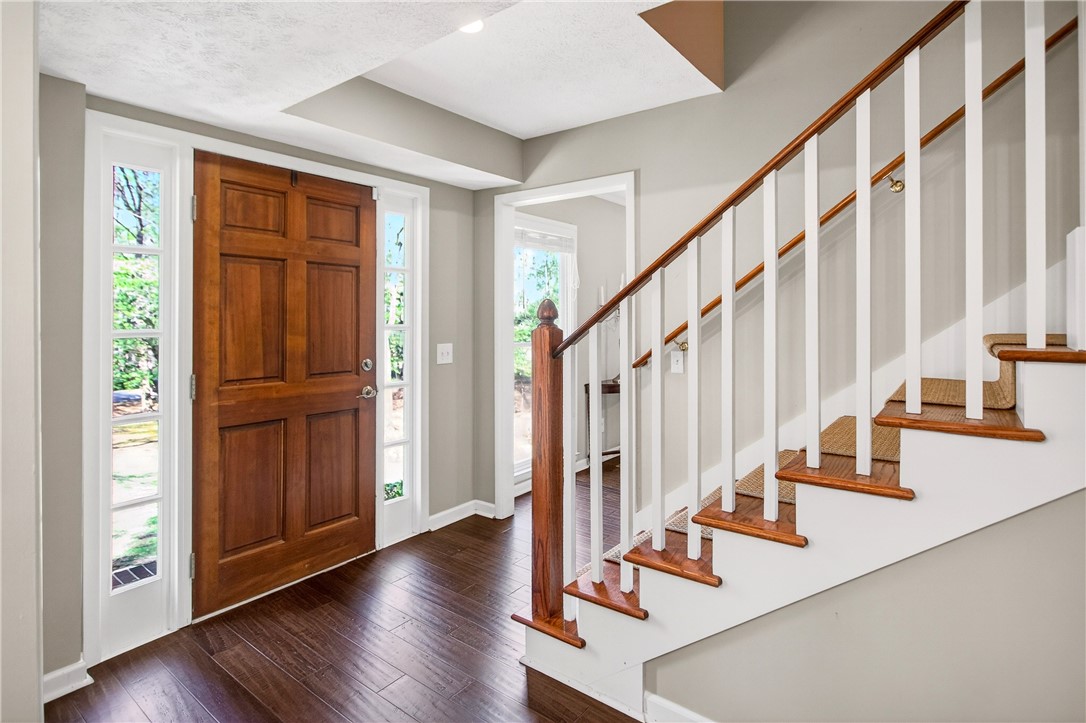 2515 MIDDLE BROOK Lane