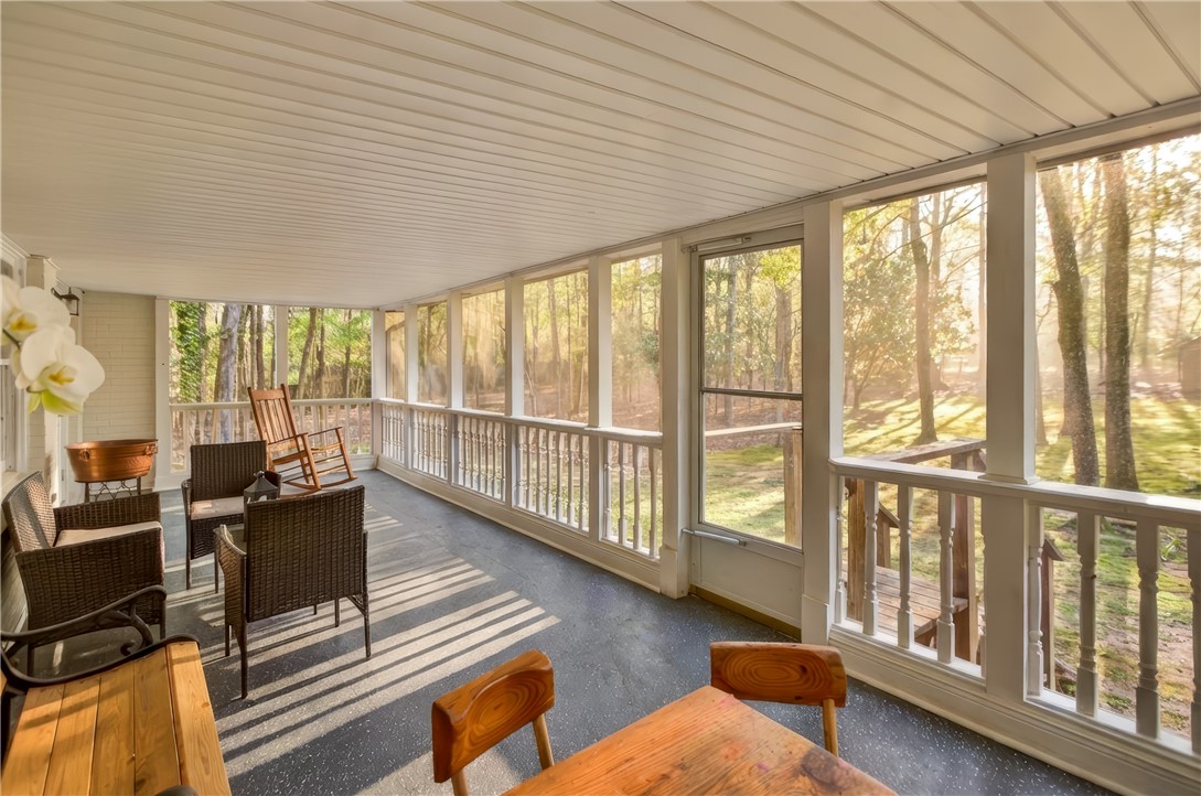 2515 MIDDLE BROOK Lane