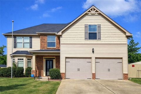 Photo of 28 SPRINGWOOD Drive, Phenix City, AL 36870 (MLS # 179346)