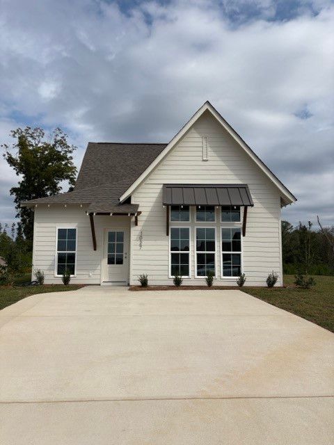 Photo of 1027 CROSSING Court E, Valley, AL 36854 (MLS # 177088)