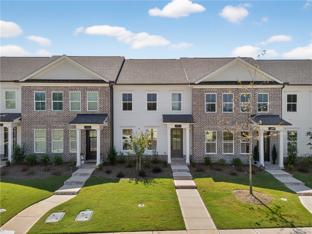 422 TRUMPETER Street