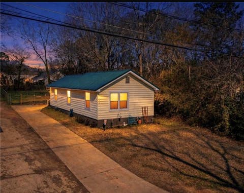 Photo of 1622 3RD Avenue, Opelika, AL 36804 (MLS # 180766)