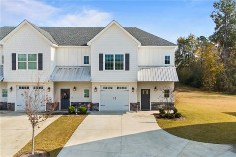 Photo of 1434 GATEWOOD Place, Auburn, AL 36830 (MLS # 177586)