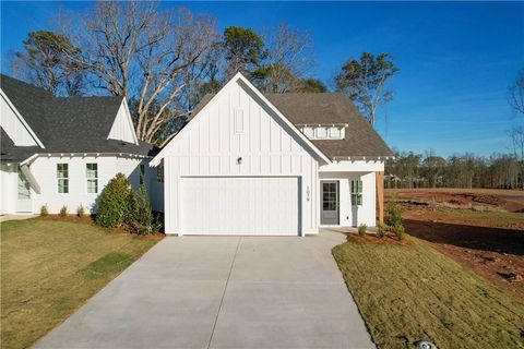 Photo of 1079 WOODLAND Lane, Opelika, AL 36801 (MLS # 177766)