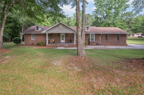 158 LEE ROAD 242 Phenix City AL 36870