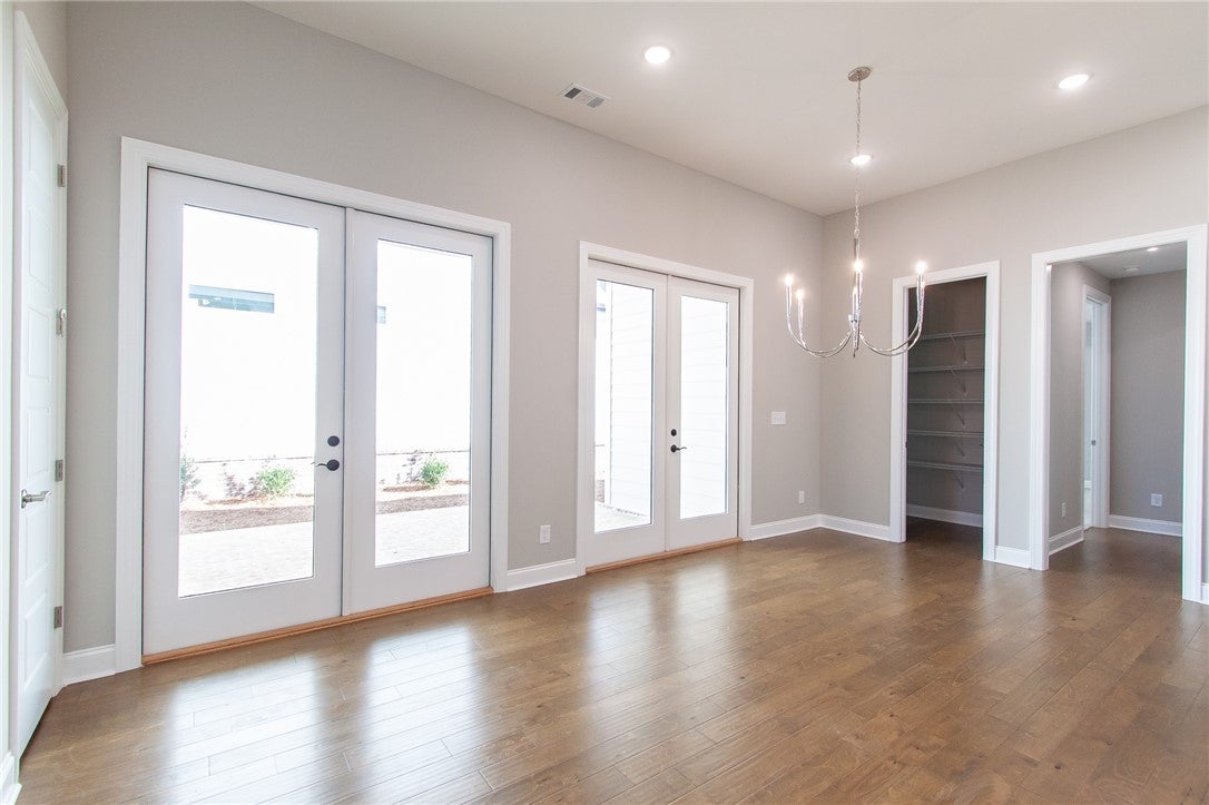 513 WHOOPER Lane
