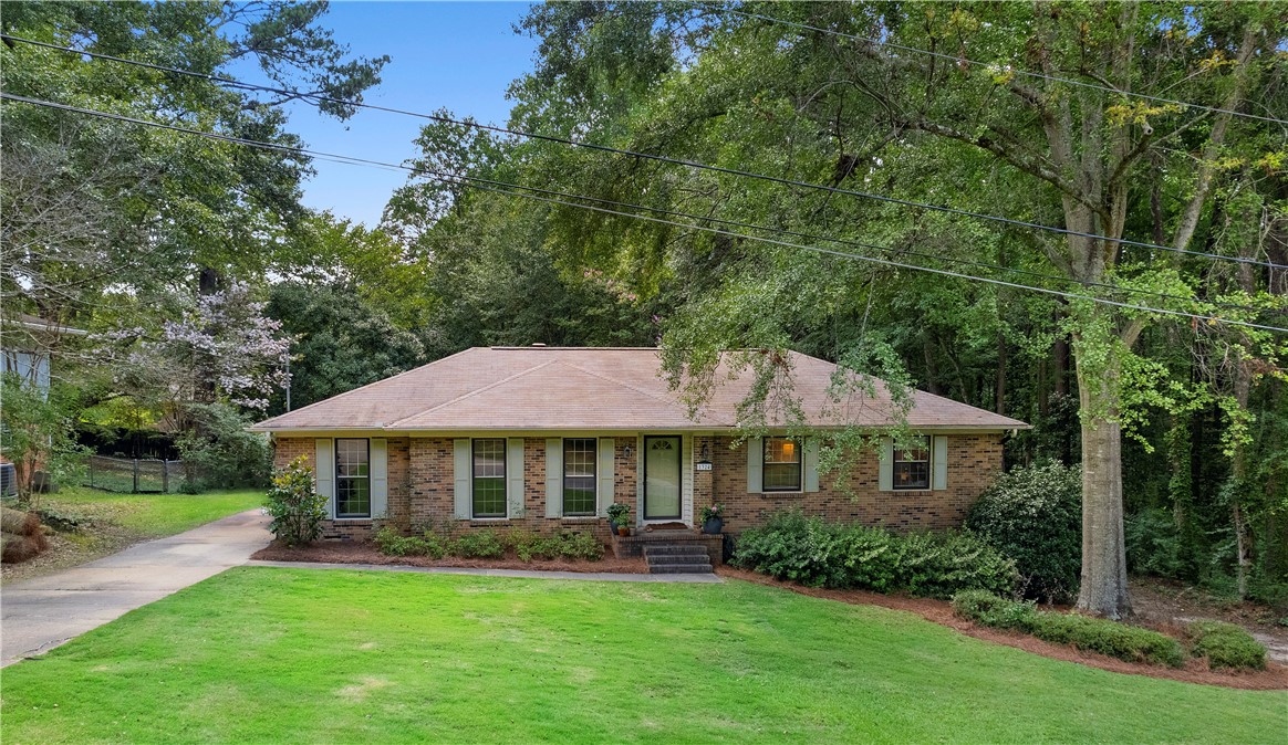 1324 AZALEA Drive
