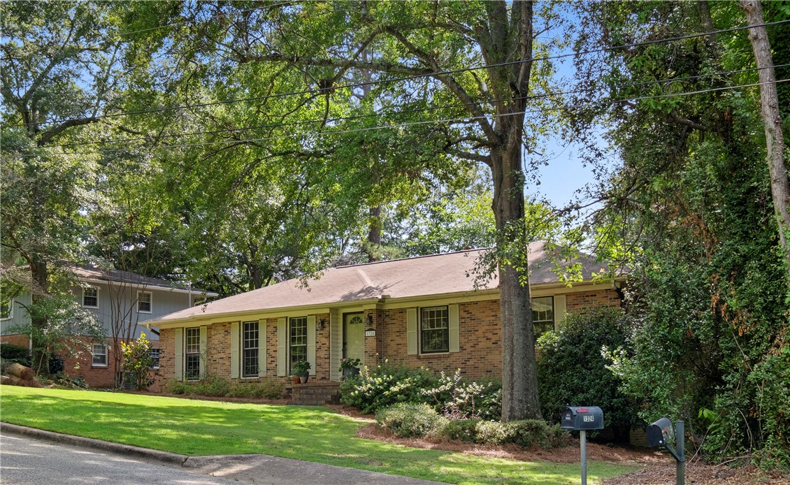 1324 AZALEA Drive