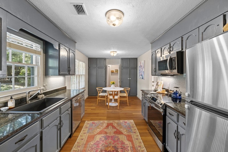 Auburn, Alabama 36830, United States, 3 Bedrooms Bedrooms, ,2 BathroomsBathrooms,Residential,Coming Soon,136853