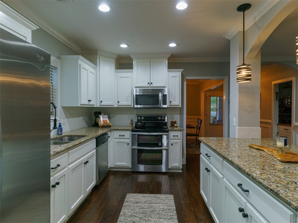 1201 LIVE OAK Circle