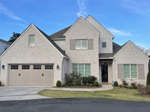 Photo of 990 FAIRVIEW Drive, Auburn, AL 36830 (MLS # 181357)