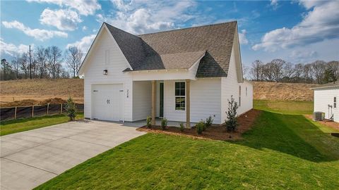 61 SUMMER Street Opelika AL 36804