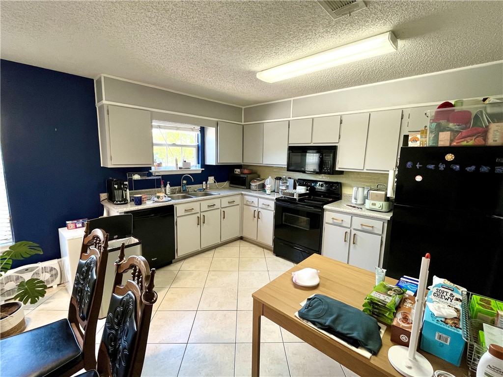 154 E UNIVERSITY Drive E205