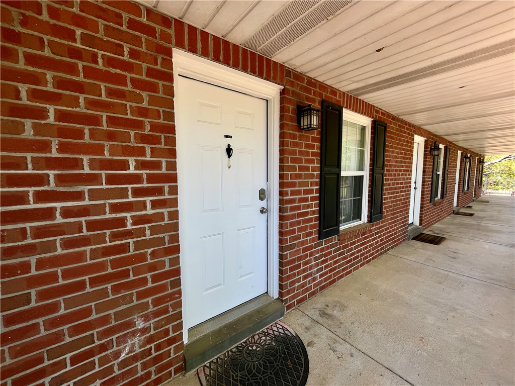 154 E UNIVERSITY Drive E205