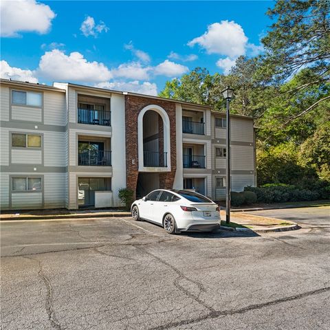 Photo of 601 N GAY Street #E302, Auburn, AL 36830 (MLS # 179823)