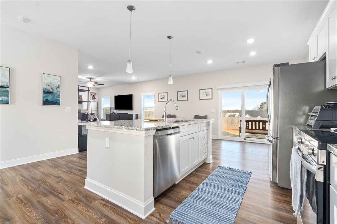 2504 ROCKY POINT Drive