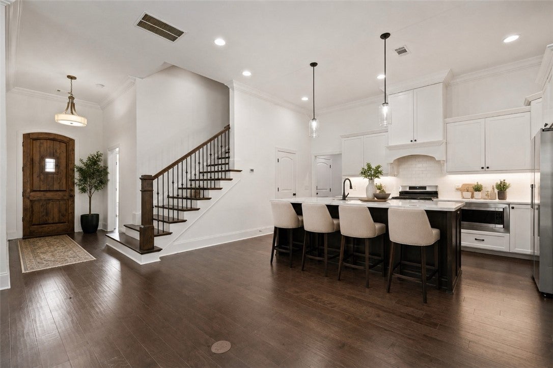 217 BROOKSHIRE Court