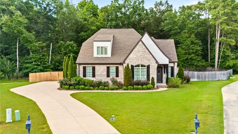 Photo of 217 BROOKSHIRE Court, Auburn, AL 36832 (MLS # 181022)