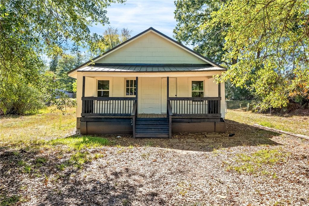 Photo of 516 FRANCIS Street, Valley, AL 36854 (MLS # 177195)