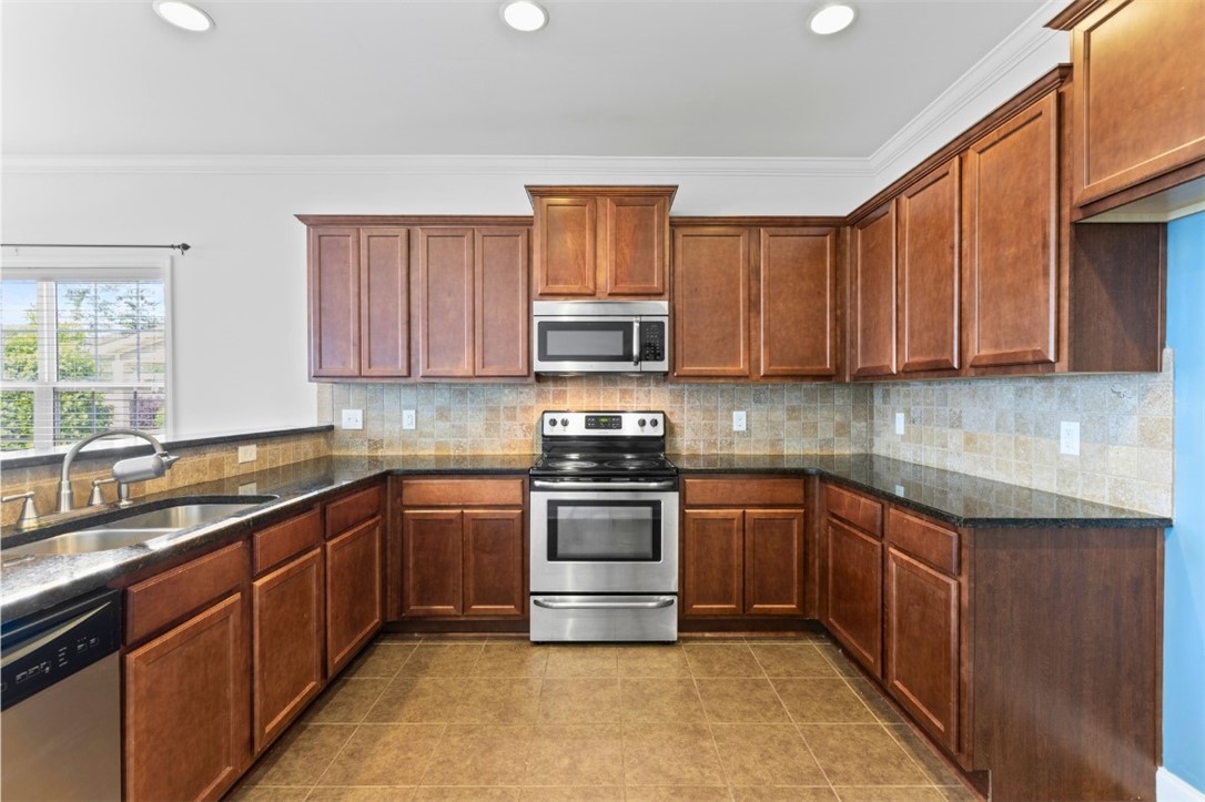 2514 CHURCHILL Circle