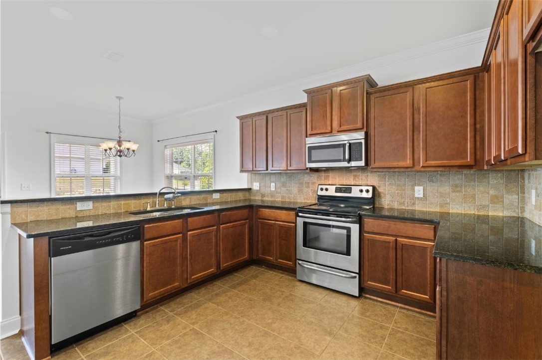 2514 CHURCHILL Circle