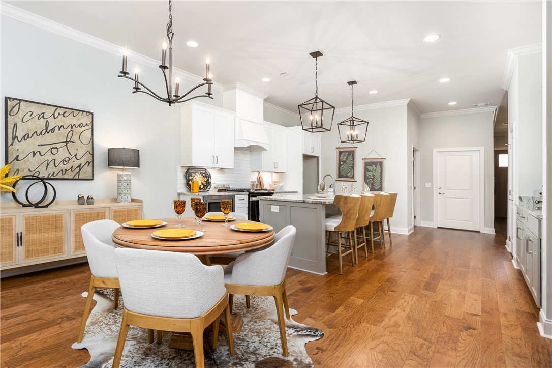 3083 LAKEWOOD Lane