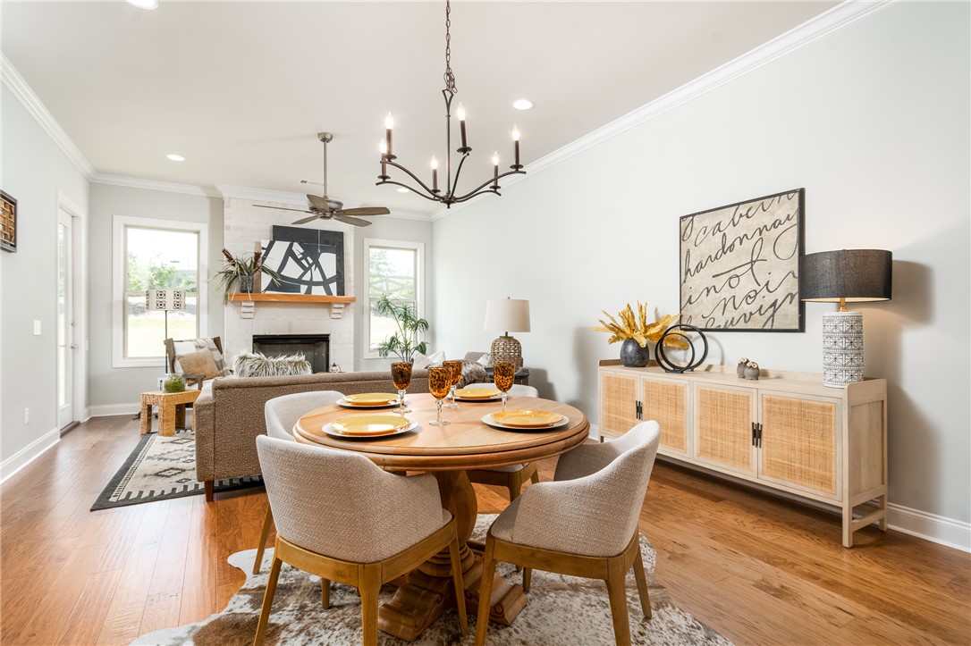 3083 LAKEWOOD Lane
