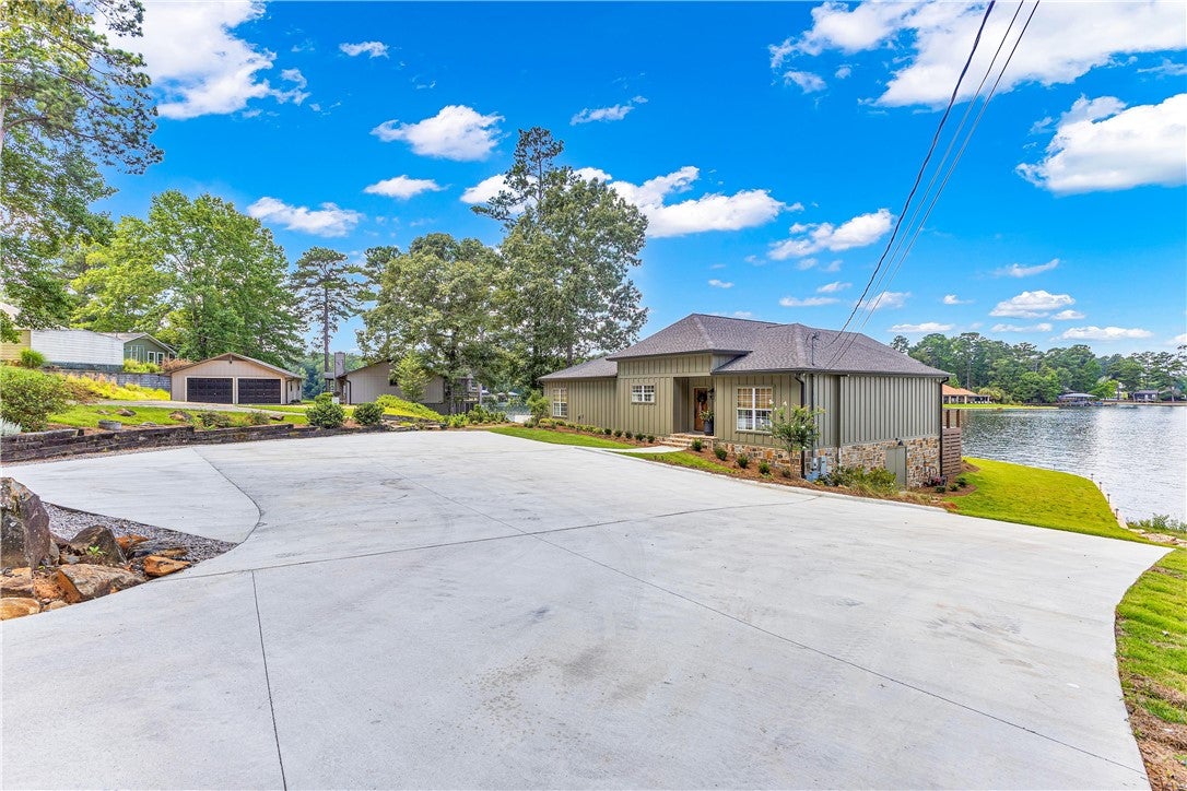 281 WINDOVER Lane
