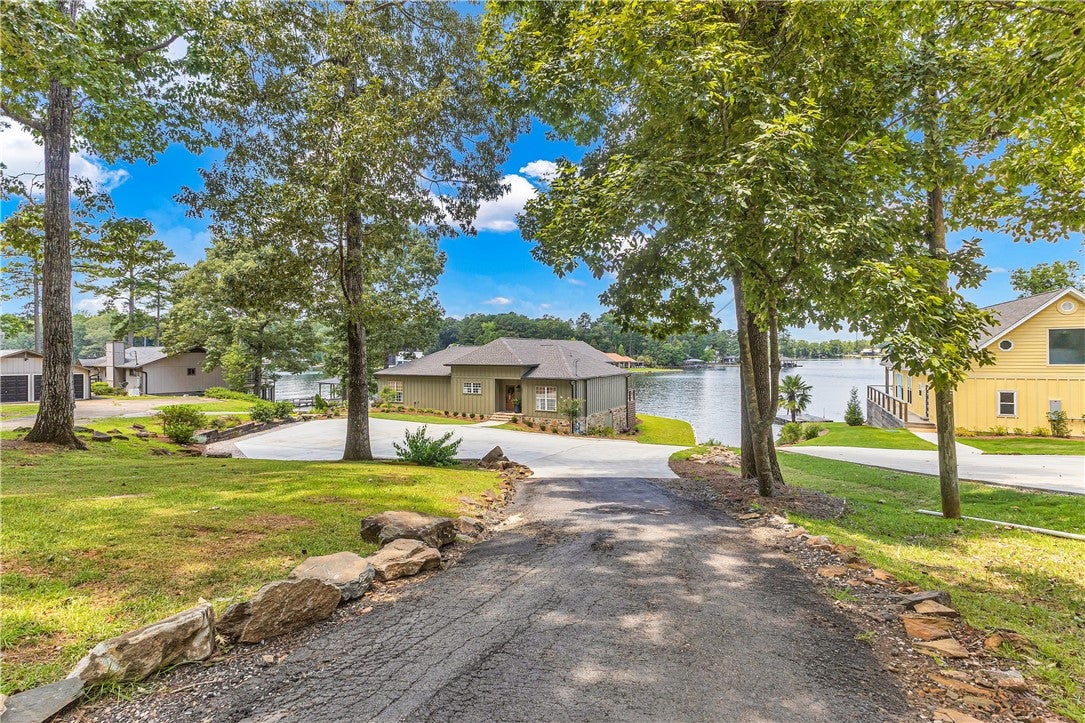281 WINDOVER Lane