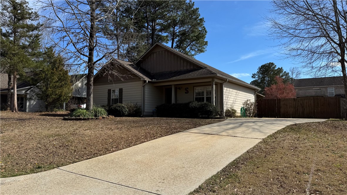 Auburn, Alabama 36830, United States, 3 Bedrooms Bedrooms, ,2 BathroomsBathrooms,Residential,Pending,87453