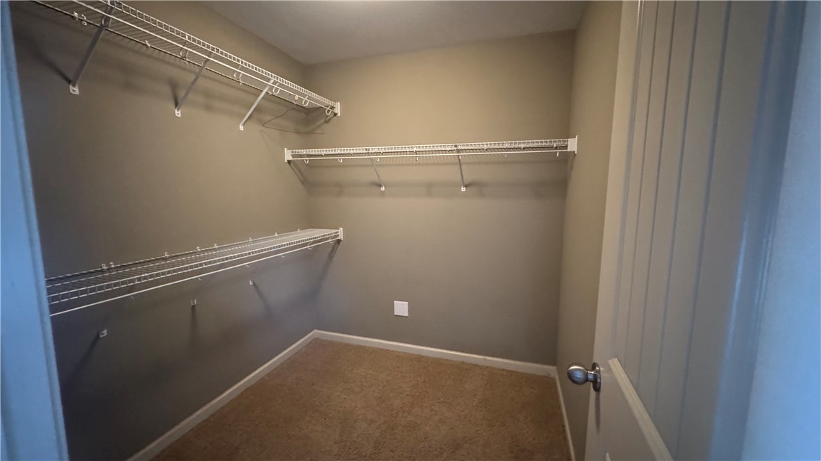 Auburn, Alabama 36830, United States, 3 Bedrooms Bedrooms, ,2 BathroomsBathrooms,Residential,Pending,87453