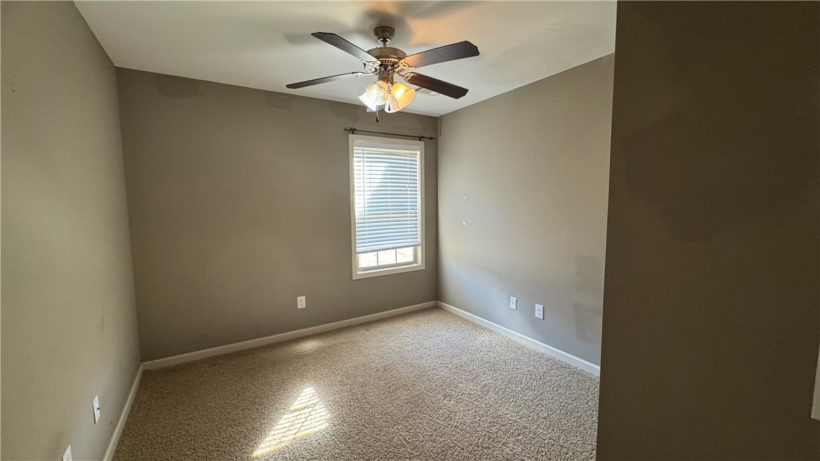 Auburn, Alabama 36830, United States, 3 Bedrooms Bedrooms, ,2 BathroomsBathrooms,Residential,Pending,87453