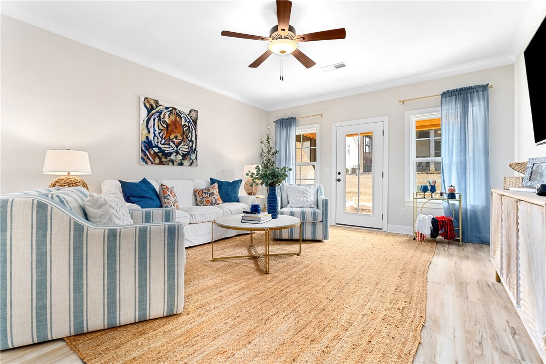 624 THORNBERRY Drive