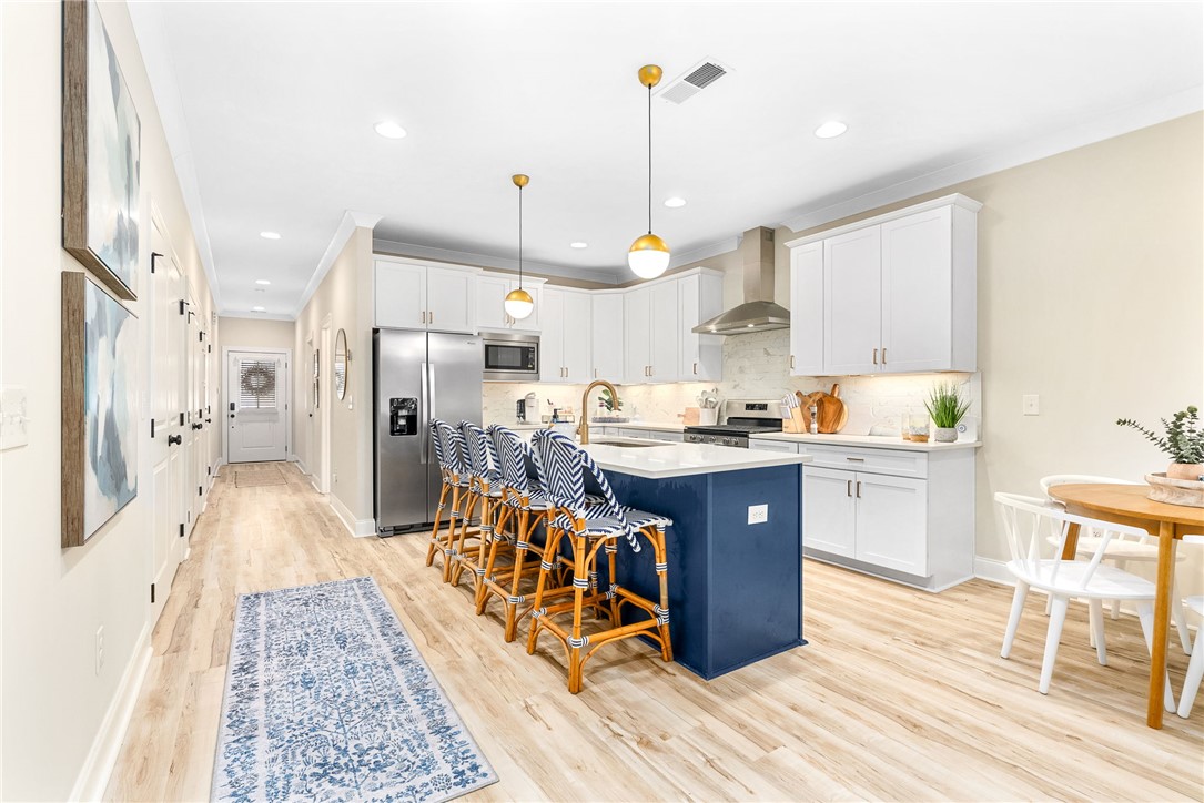 624 THORNBERRY Drive