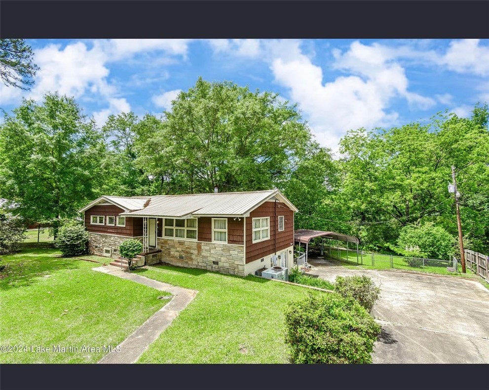634 SPRING HILL Road - Photo 2