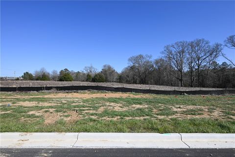 Photo of 3525 RIDGELINE Trail, Auburn, AL 36830 (MLS # 178684)