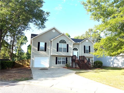 Photo of 2214 FRANKLIN Street, Auburn, AL 36830 (MLS # 180546)