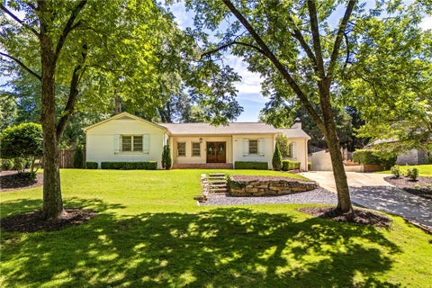 Photo of 265 CHEWACLA Drive, Auburn, AL 36830 (MLS # 182187)