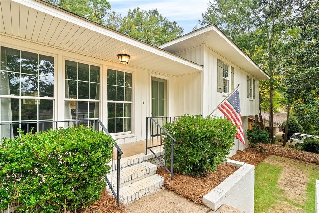 Photo of 414 GREEN Street, Auburn, AL 36830 (MLS # 177347)