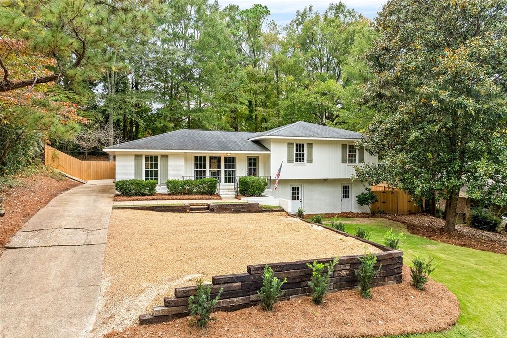 Photo of 414 GREEN Street, Auburn, AL 36830 (MLS # 177347)