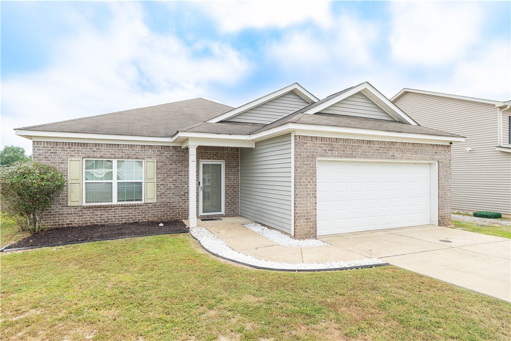 Photo of 75 WILLOW TRACE Drive, Phenix City, AL 36869 (MLS # 182652)