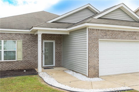 Photo of 75 WILLOW TRACE Drive, Phenix City, AL 36869 (MLS # 182652)