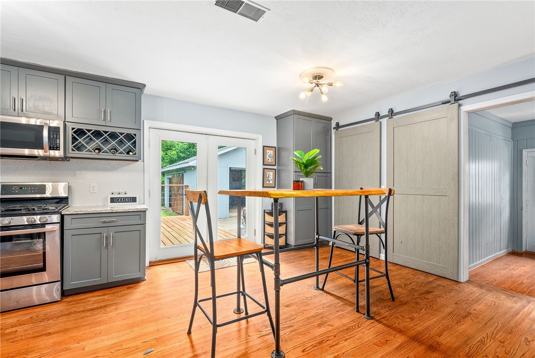 608 EDGEWOOD Drive