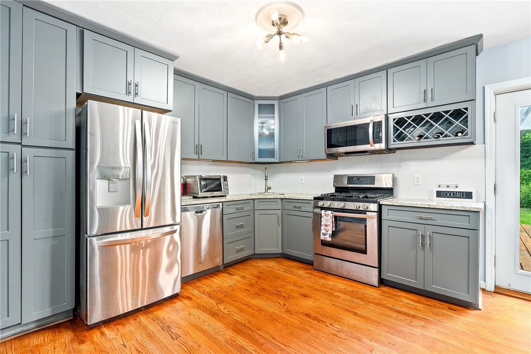 608 EDGEWOOD Drive